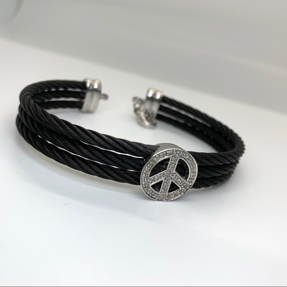 💕HP💕Diamond peace sign bracelet - Picture 7 of 8